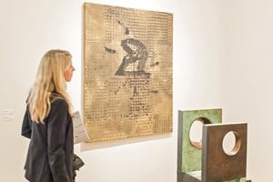 Antoni Tàpies and Barbara Hepworth, <a href='/art-galleries/pace-gallery/' target='_blank'>Pace Gallery</a>, Art Basel (13–16 June 2019). Courtesy Ocula. Photo: Charles Roussel.